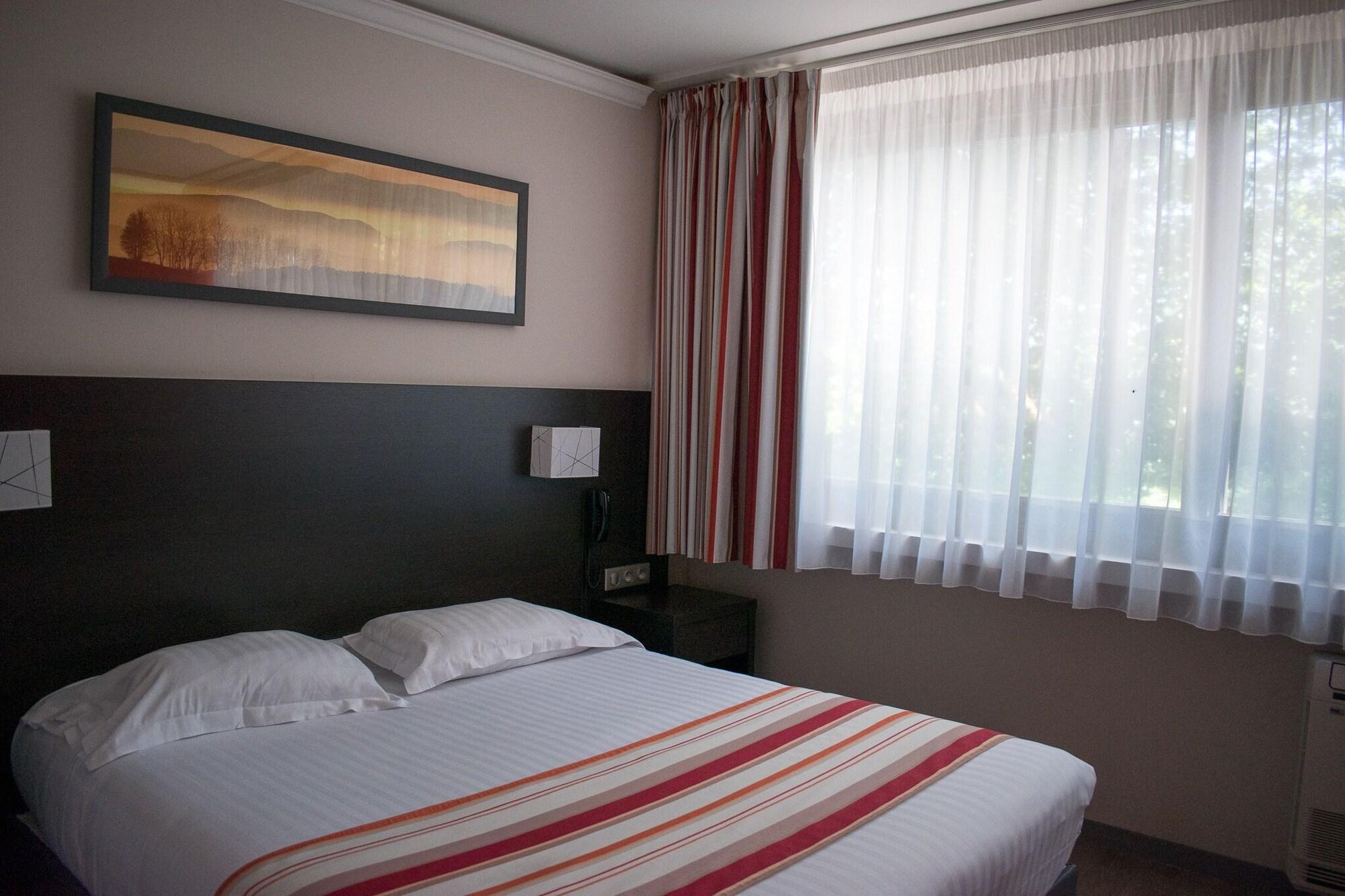 Contact Hotel Be Guest Limoges Sud ภายนอก รูปภาพ