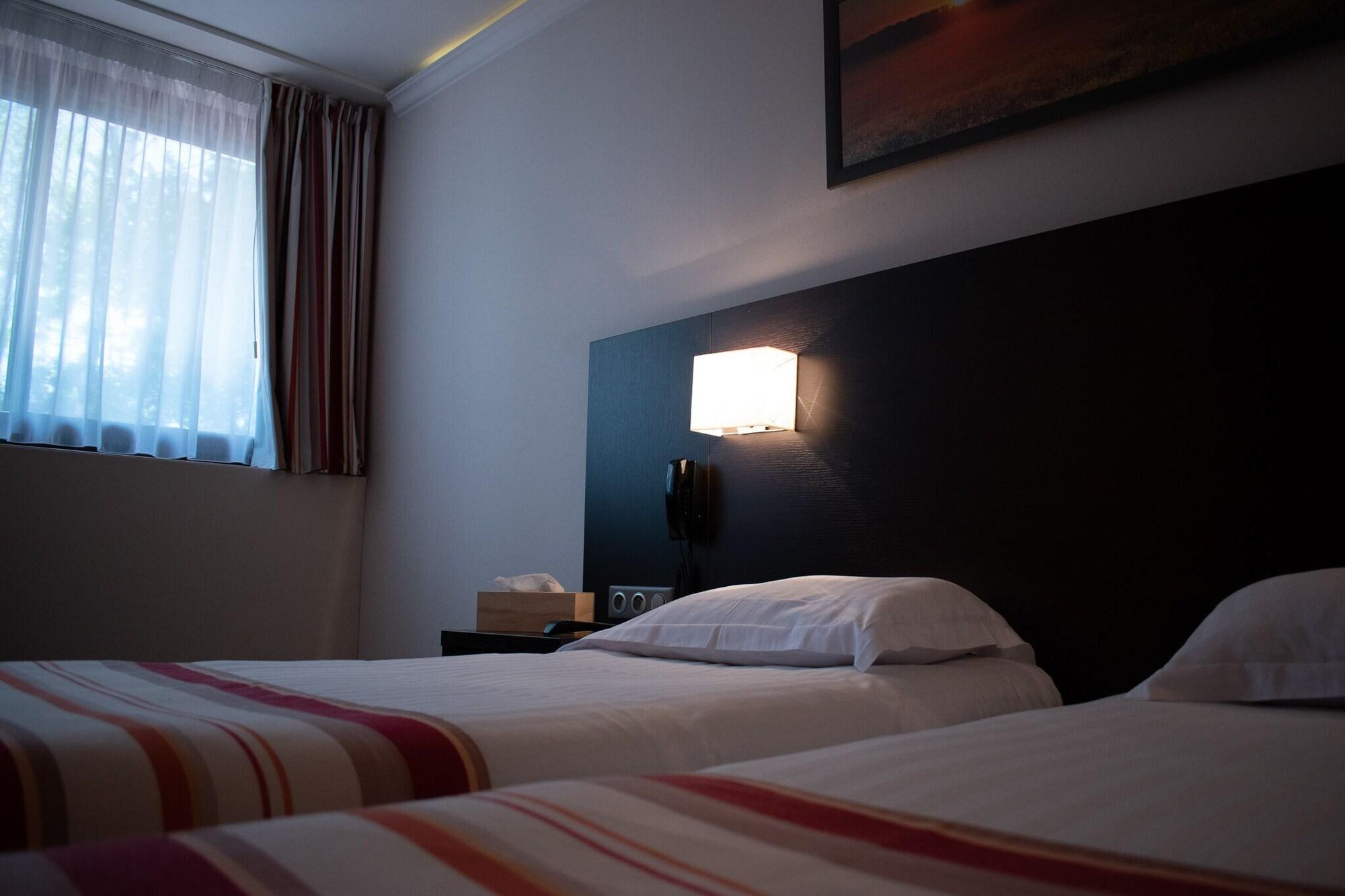 Contact Hotel Be Guest Limoges Sud ภายนอก รูปภาพ
