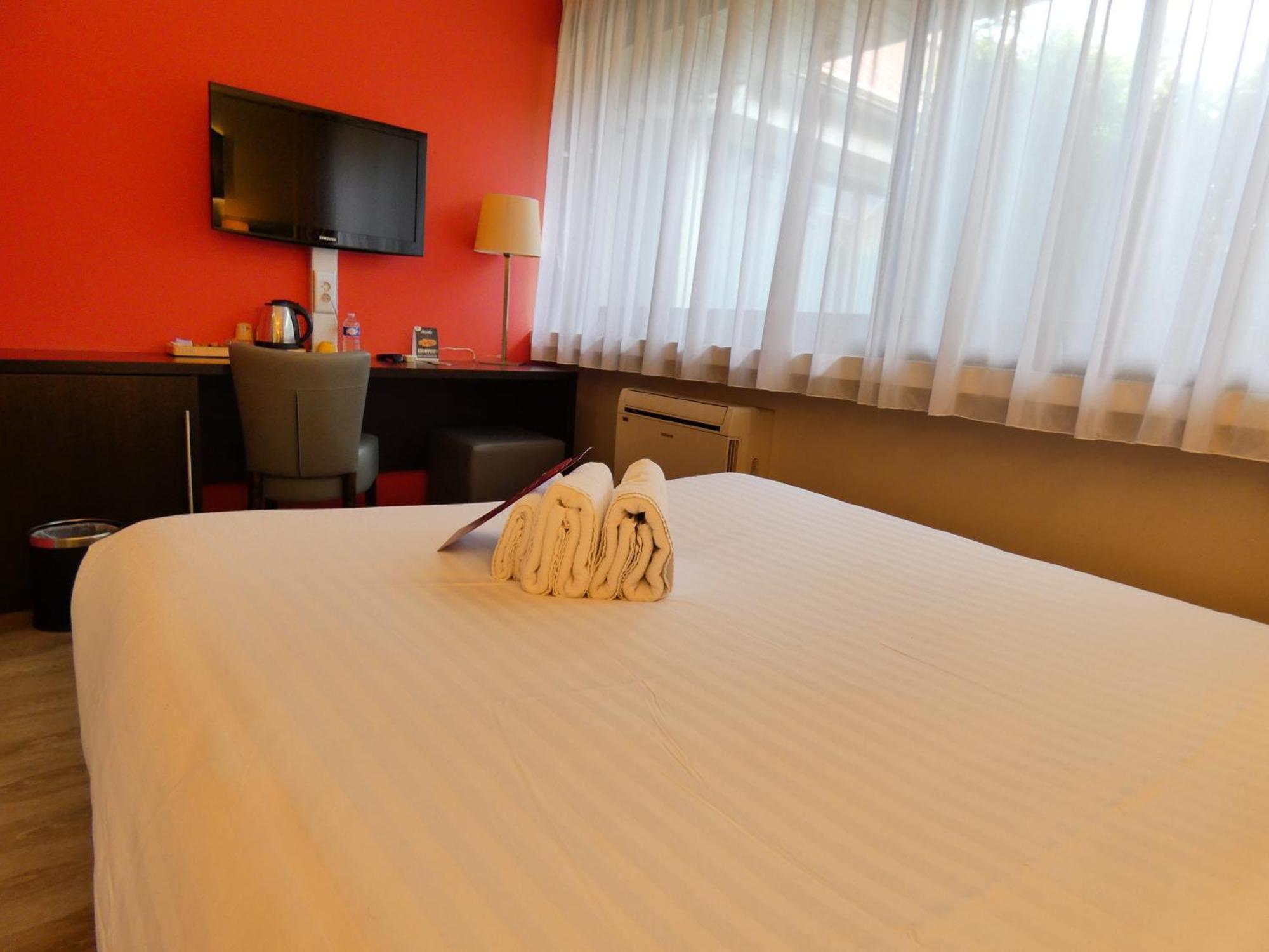 Contact Hotel Be Guest Limoges Sud ภายนอก รูปภาพ
