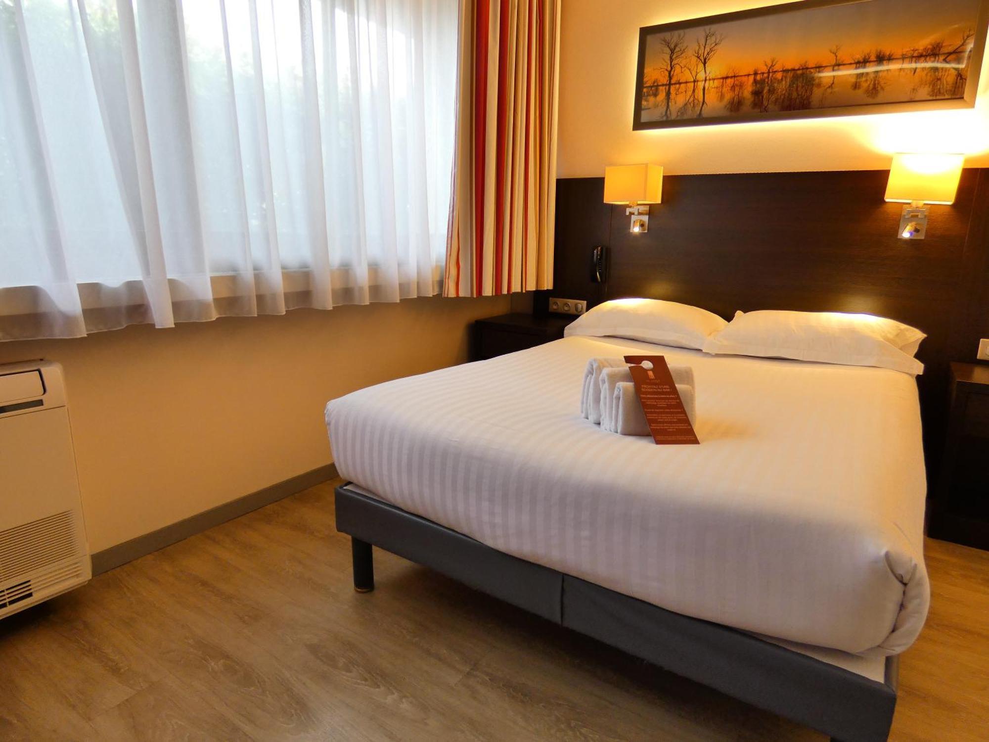 Contact Hotel Be Guest Limoges Sud ภายนอก รูปภาพ